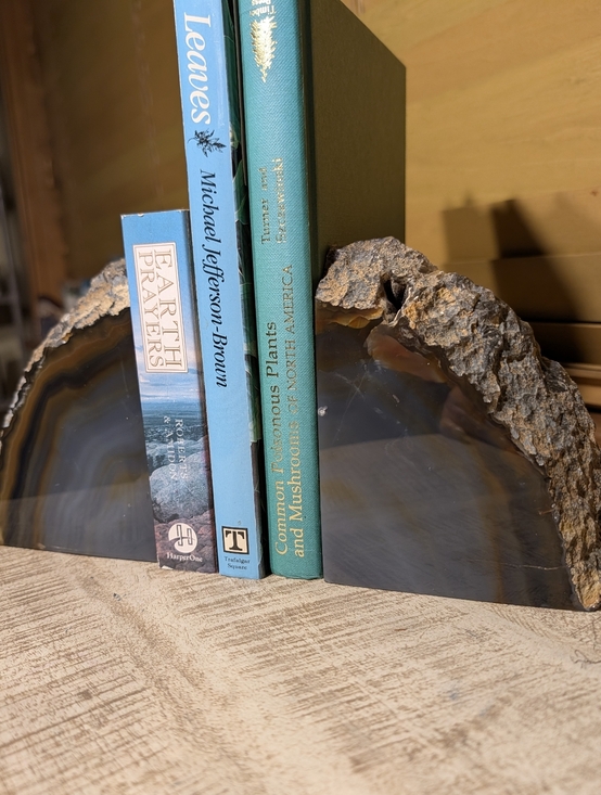 Pair Of Agate Geodes Bookends or Design Pieces Natural Color w/ Quartz Center - Picture 15 of 15